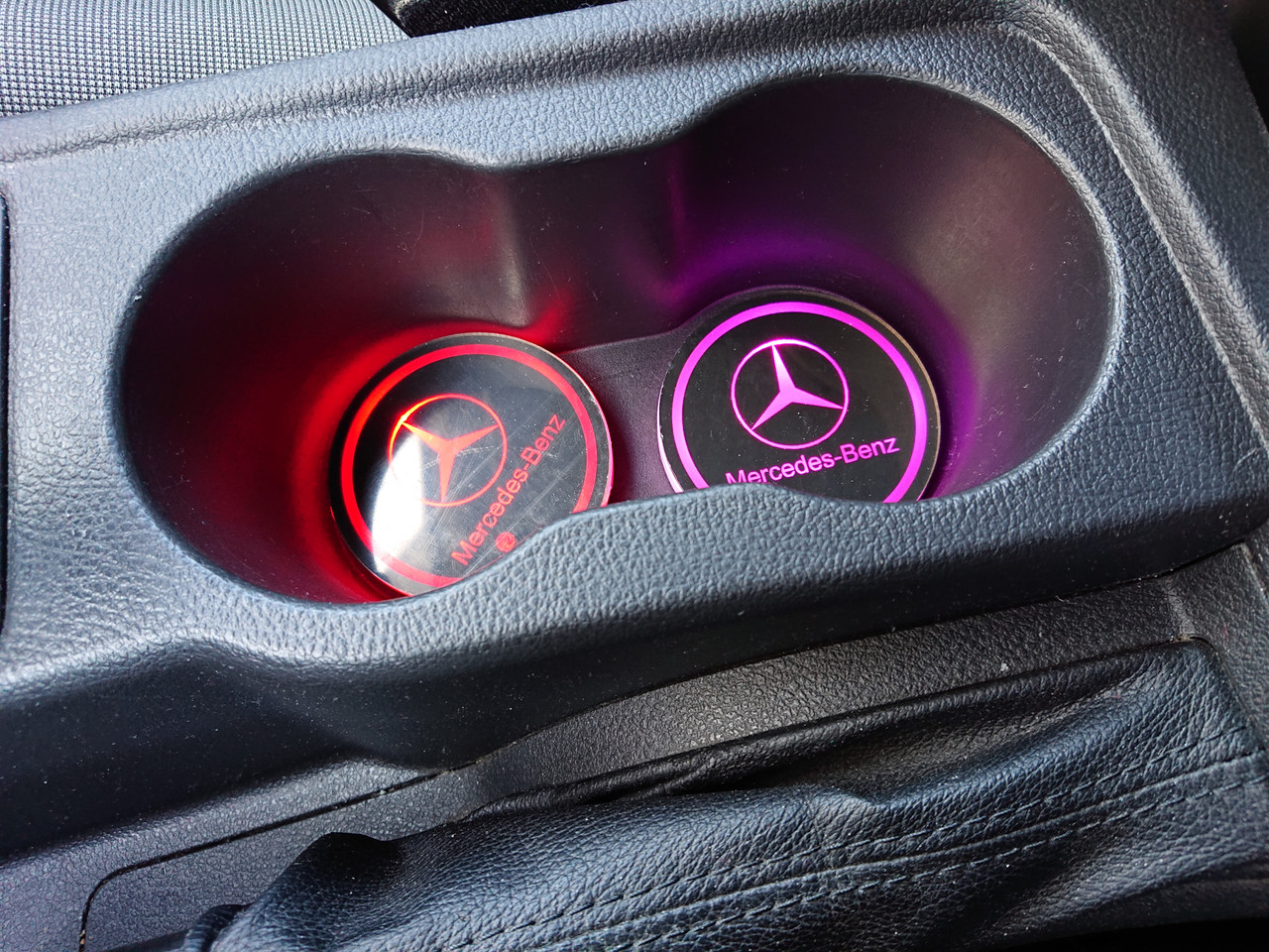 Підсвічування підсклянника з логотипом автомобіля Mercedes