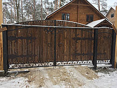 Розсувні ворота з дерева