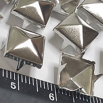Кліпки "Пірамідка" 10х10мм сталеві, з ланцюгами для декору сумок, браслетів, рюкзаків, кепок., фото 3