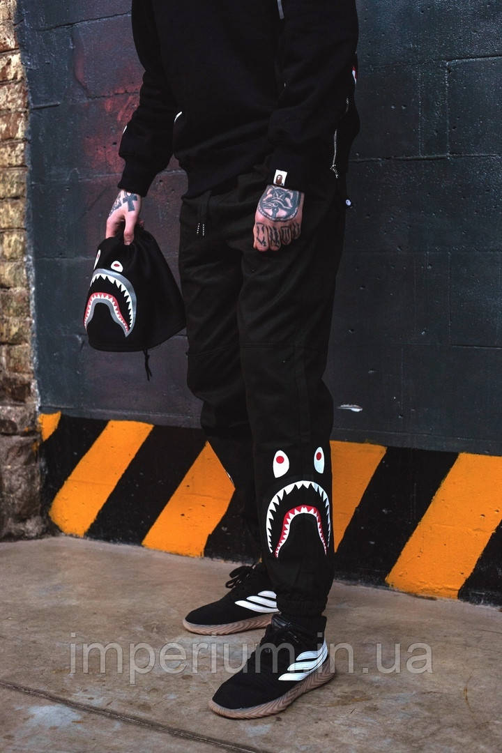 Чорні трикотажні штани bape shark | бейп