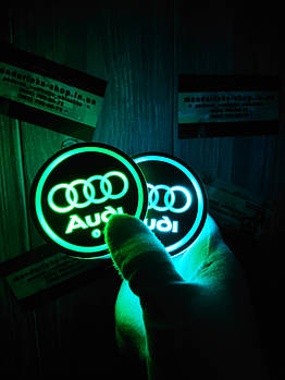 Підсвічування підсклянника з логотипом автомобіля AUDI