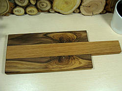 Дерев'яна дошка для подавання та нарізання