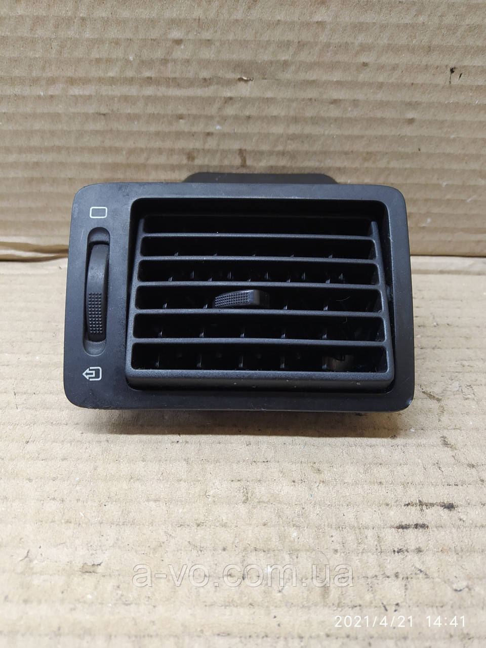 Дефлектор повітряний лівий Peugeot Expert 9634499077, фото 1