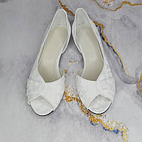 Відкриті балетки з фігурним вирізом