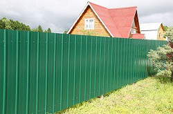 Паркан з профнастилу (матеріал)