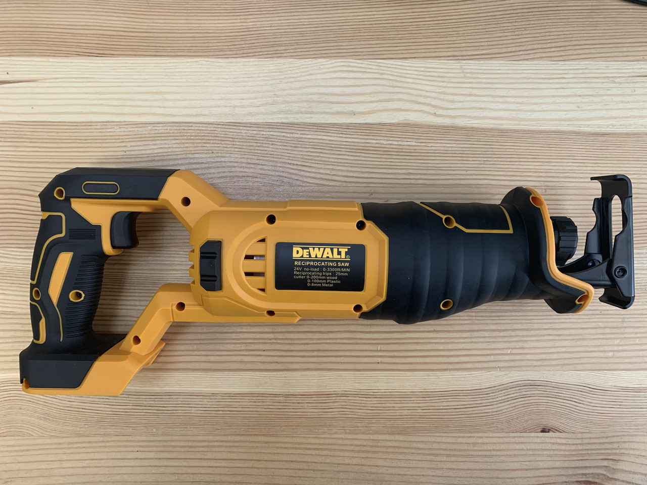 Сабельная пила аккумуляторная DeWALT DCS388T2 ! 24 В - Кейс - 2 аккумулятора в комплекте - фото 4 - id-p1414714689