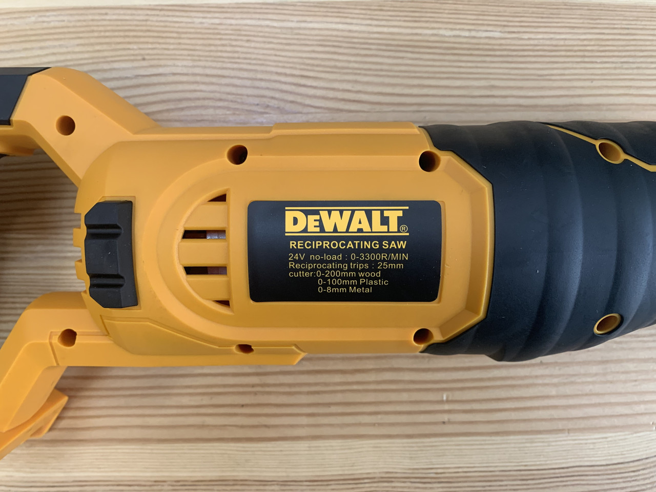 Сабельная пила аккумуляторная DeWALT DCS388T2 ! 24 В - Кейс - 2 аккумулятора в комплекте - фото 5 - id-p1414714689