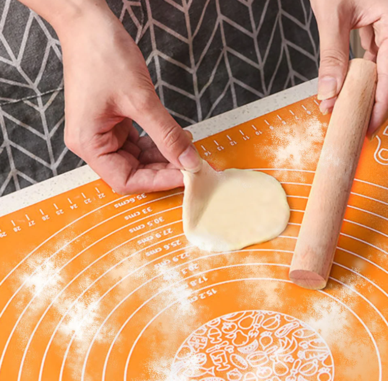 Силіконовий килимок для випікання та розкачування тіста 35х43 см, жовтогарячий (KG-2518), фото 1