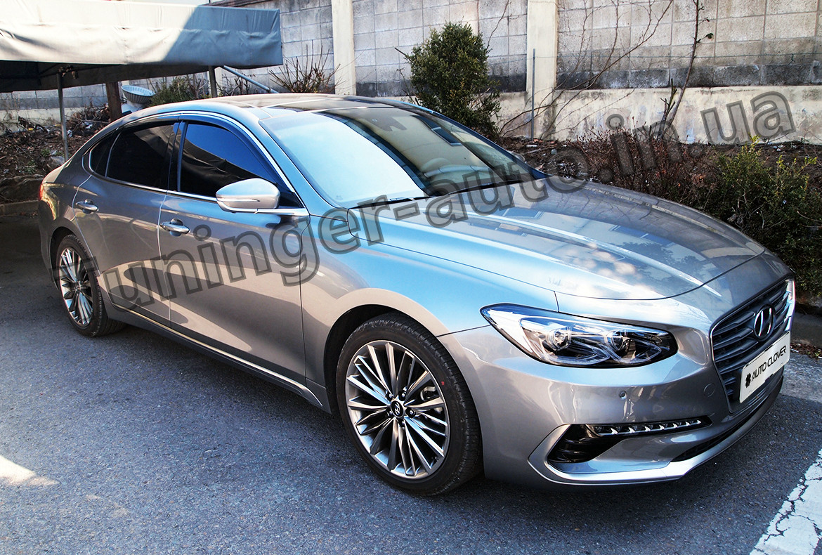 Дефлектори вікон з хром смугою, вітровики Hyundai Grandeur 2016-2020 (Autoclover/Корея/D942)