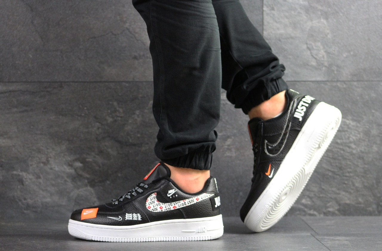 Чоловічі кросівки Nike Air Force 1 Just Do It чорні з білим