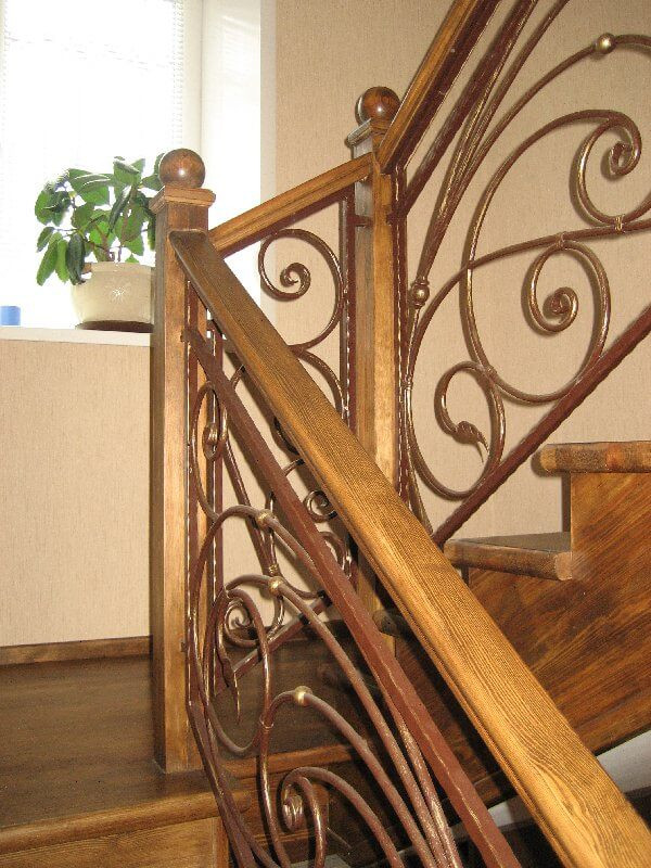 Поручні з металу