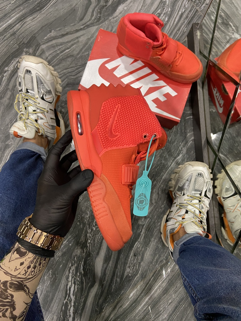 Мужские кроссовки Nike Yeezy 2 Red