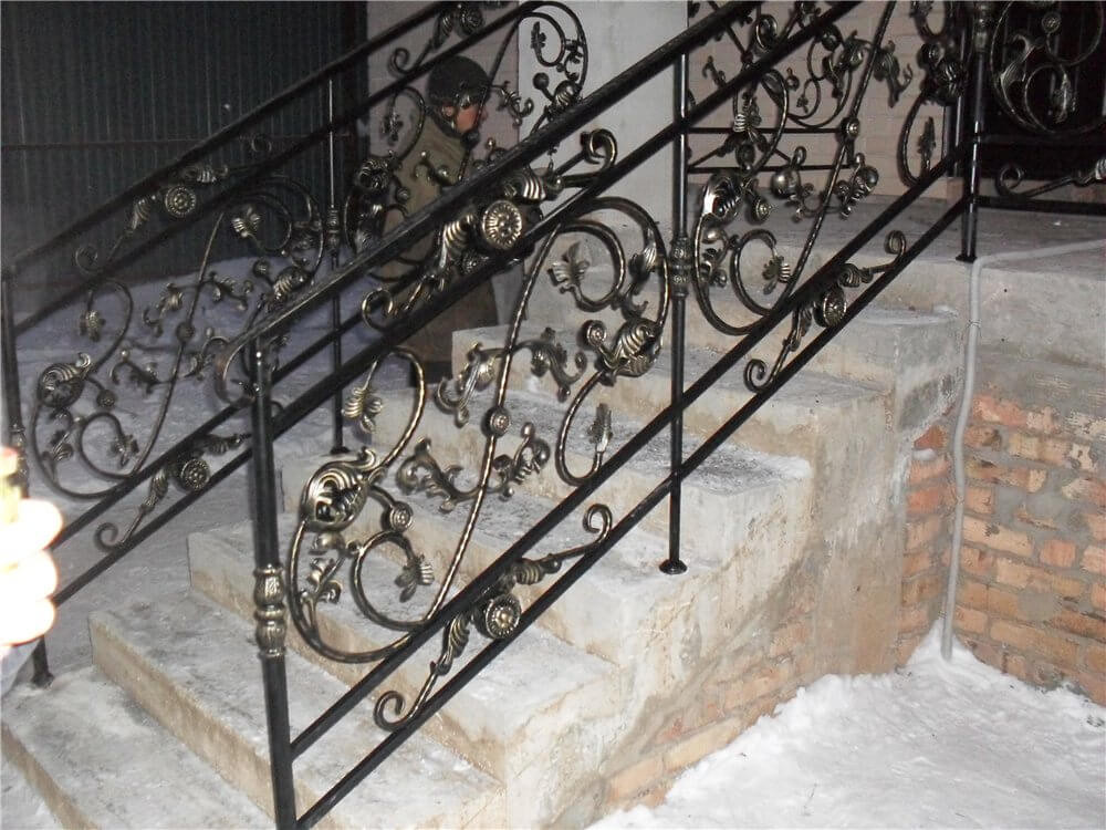 Поручні для драбини з металу