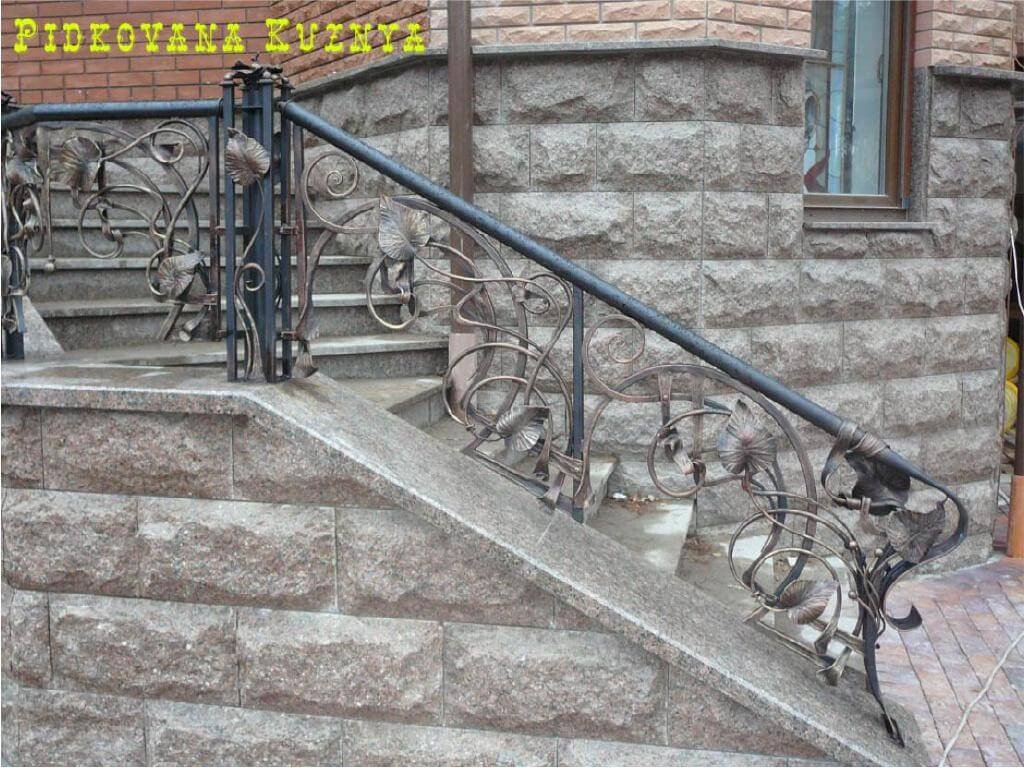 Металеві бильця