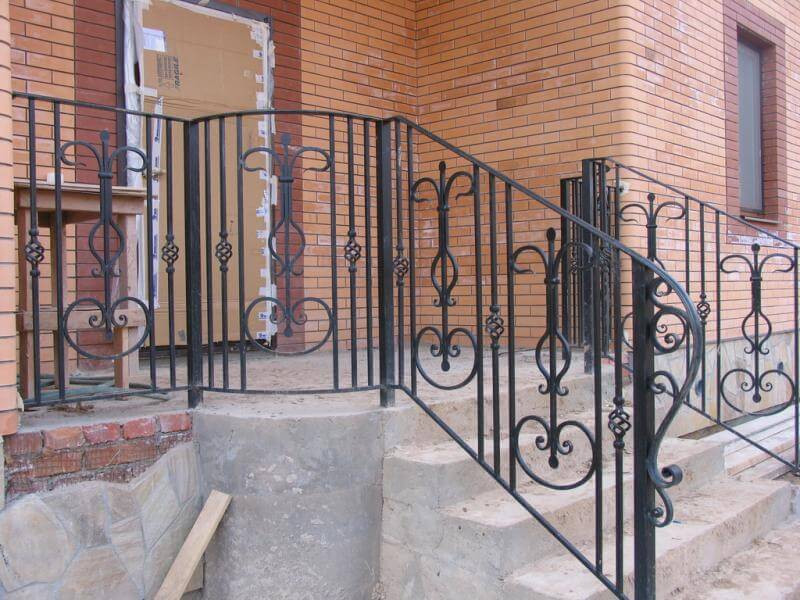 Дивитися ковані поручні