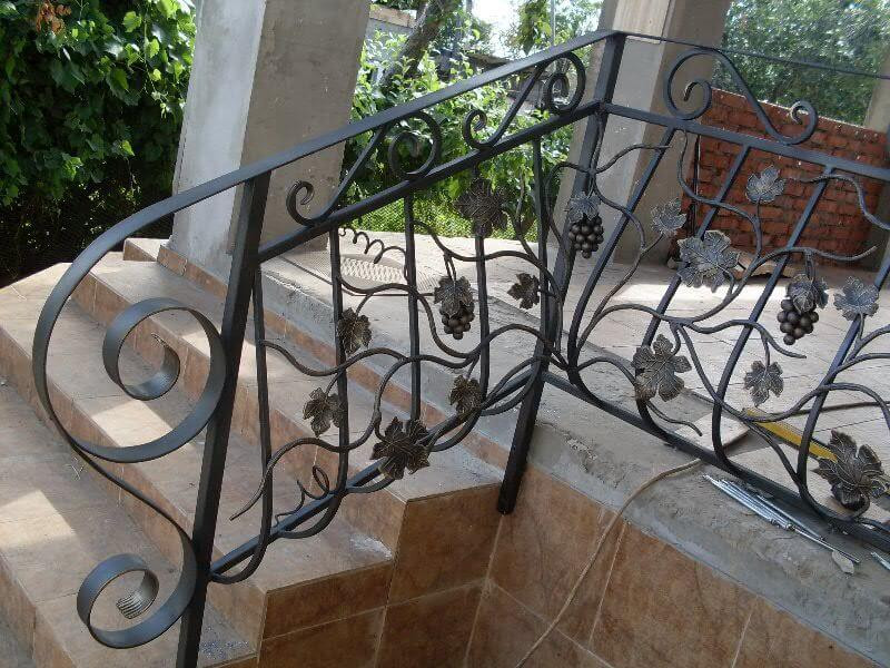 Виготовлення металевих поручнів