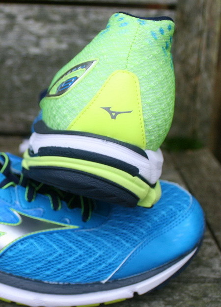 Mizuno sale wave 4ic