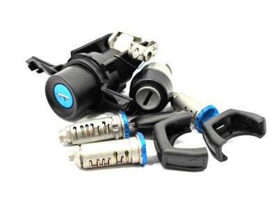 Комплект ключів і личинок Чері Амулет А11 / Chery Amulet A11 A11-8CB6105H4