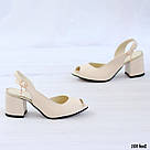 Шкіряні бежеві босоніжки на підборах, фото 10