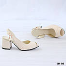 Шкіряні бежеві босоніжки на підборах, фото 9