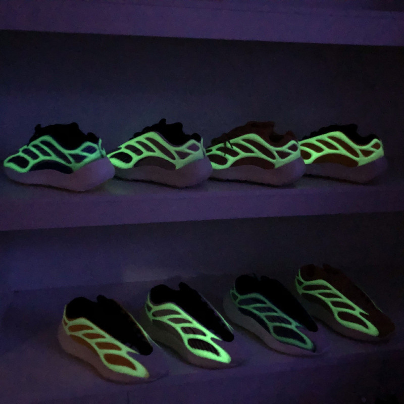 Adidas YEEZY 700 ID 1409236526 1580