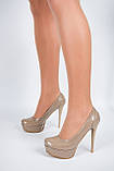 Туфлі жіночі Lexi лакові натуральна шкіра колір кави з молоком на високих зручному підборах 12 см, фото 8