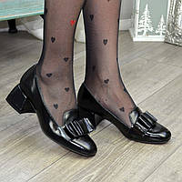 Туфли женские лаковые на невысоком устойчивом каблуке, декорированы бантом