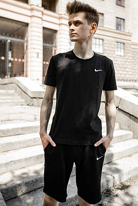 Футболка Nike чоловіча Чорна + Шорти чоловічі найк Чорні + Барсетка у подарунок! Костюм літній спортивний, фото 2
