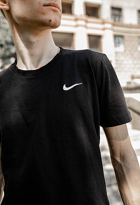 Футболка Nike чоловіча Чорна + Шорти чоловічі найк Чорні + Барсетка у подарунок! Костюм літній спортивний, фото 2
