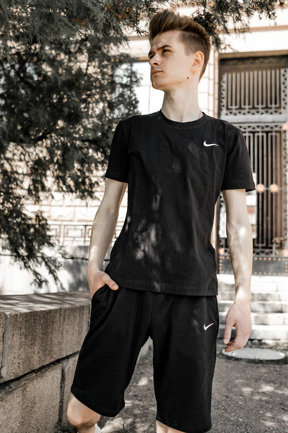 Футболка Nike чоловіча Чорна + Шорти чоловічі найк Чорні + Барсетка у подарунок! Костюм літній спортивний, фото 2