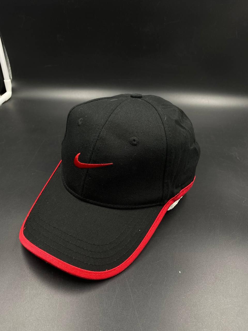 Кепка Найк Nike оригінал чорно червона