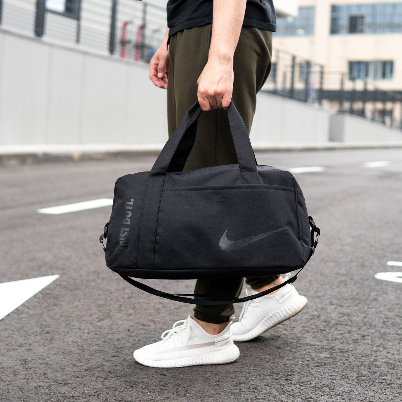 Спортивна чоловіча сумка NIKE ROKET для тренувань і зали