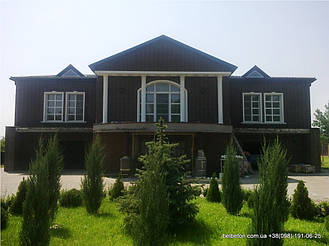 В этой работе  была использована белая балюстрада с балясинами, сделанными по технологии мрамор из бетона.  Срок службы изделий  не менее 25 лет под открытым небом. Наши балясины и балюстрады обладают высокой прочностью и плотность.