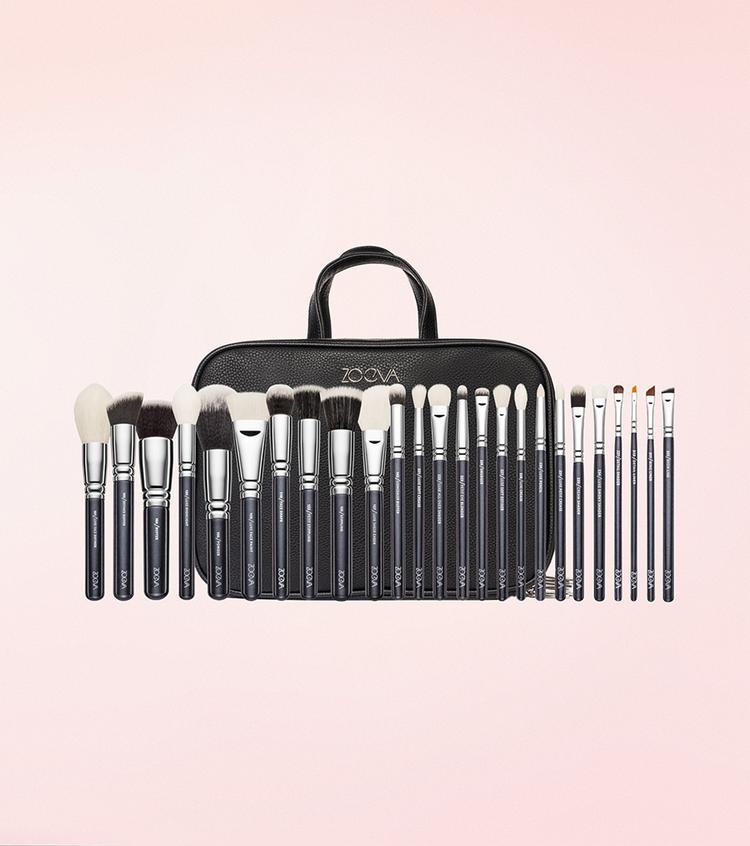Набір кистей для макіяжу Zoeva Makeup Artist Zoe Bag 25 шт