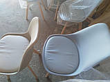 Стілець пластик Milan (Мілан) сірий 35 на дерев'яних ніжках, м'яке сидіння, фото 4