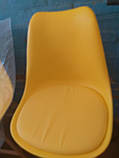 Стілець пластик Milan (Мілан) жовтий 14 на дерев'яних ніжках, м'яке сидіння, фото 6