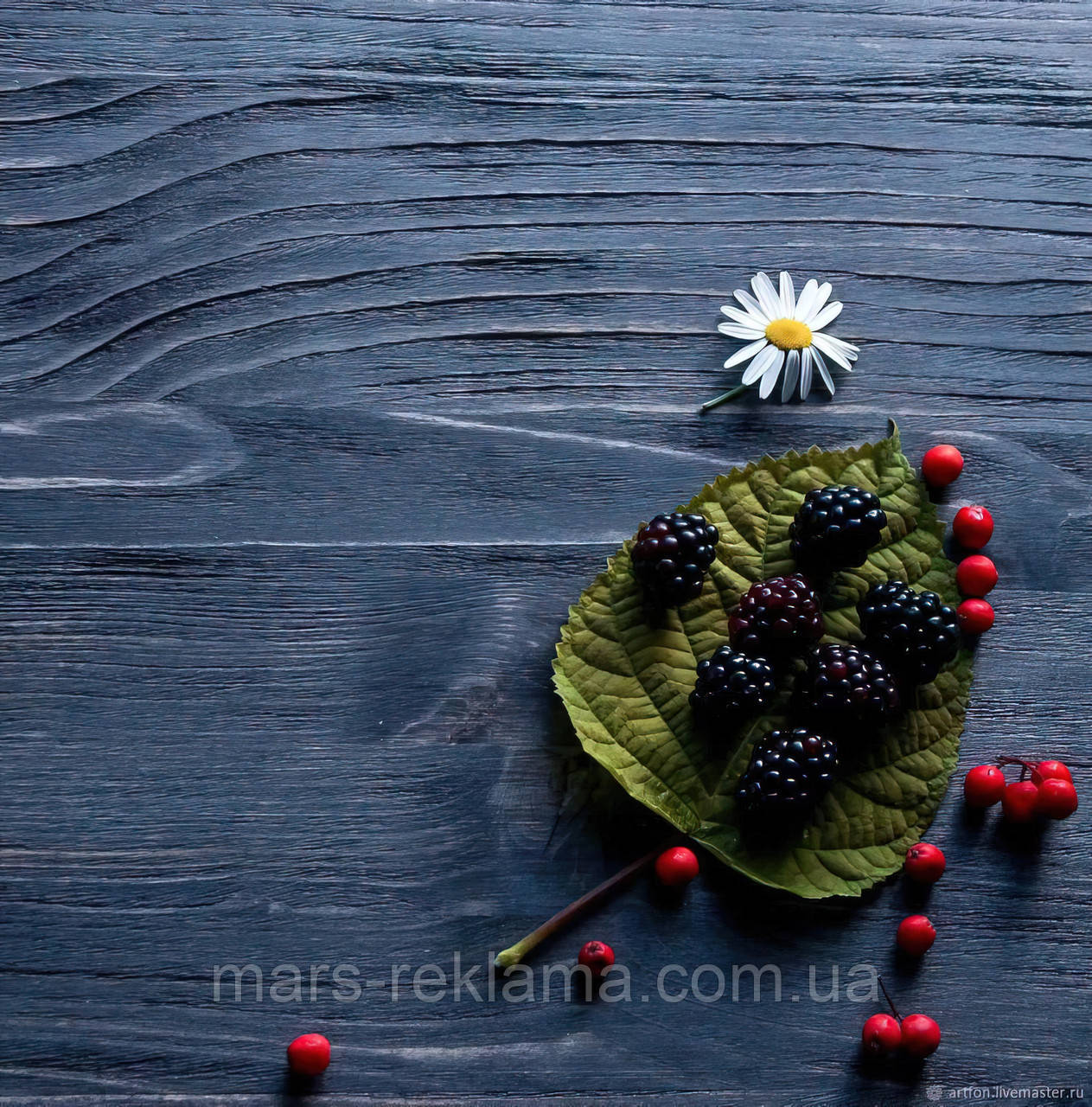 Вініловий фон (фотофон) студійний для предметної зйомки. Дерев'яні дошки. Синій