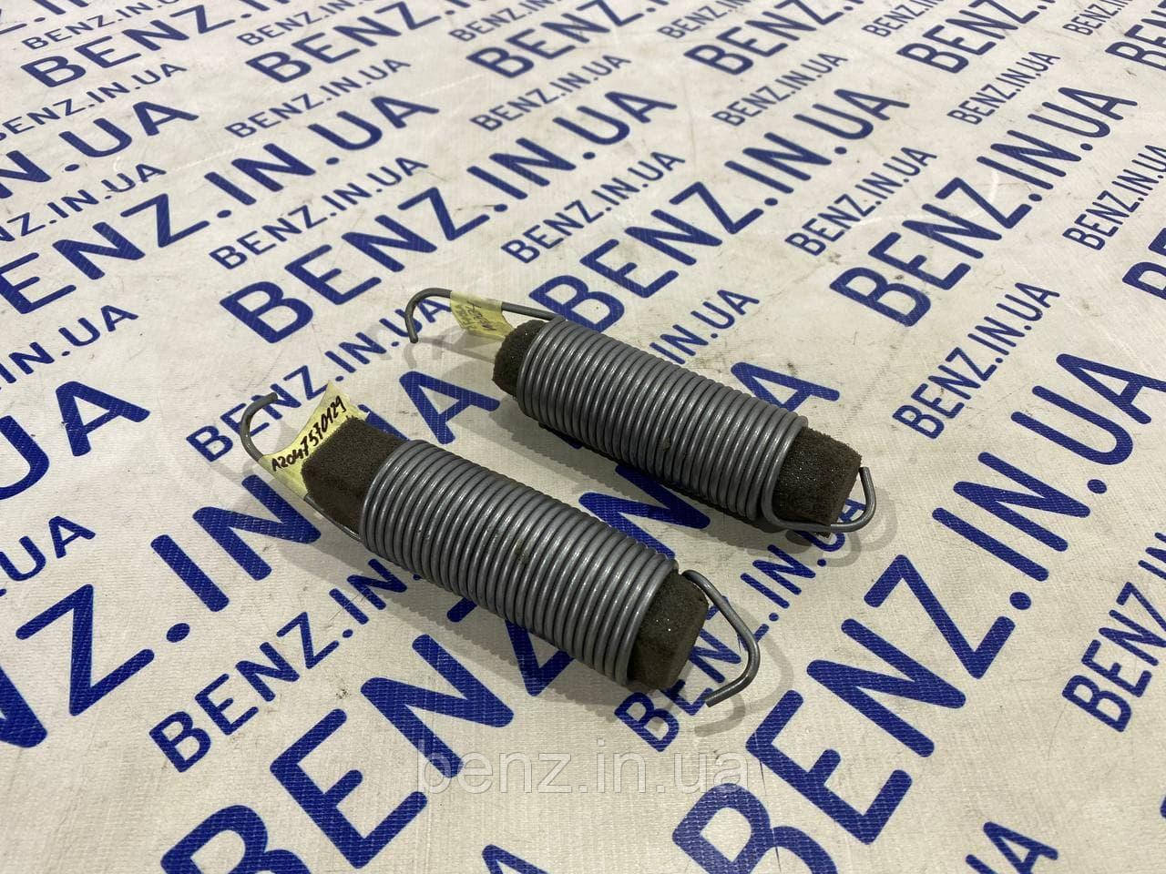 Пружина кришки багажника Mercedes W204 A2047570129