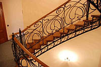 Обшивка металлической лестницы