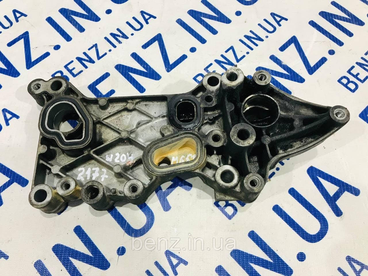 Кронштейн масляного фільтра Mercedes W204, W212, C207 A6511800610