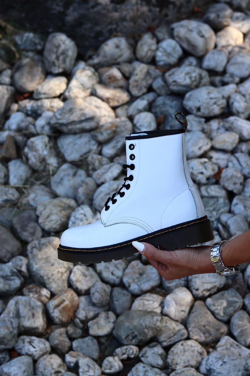 Жіночі демісезонні черевики Dr.Martens White шкіряні білі (мартинсы)