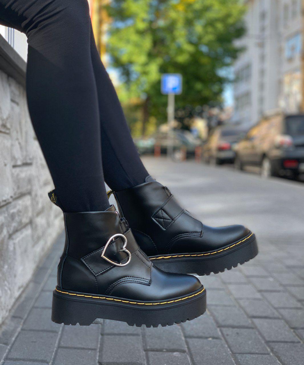 Жіночі демісезонні черевики Dr.Martens Black шкіряні чорні (мартинсы)