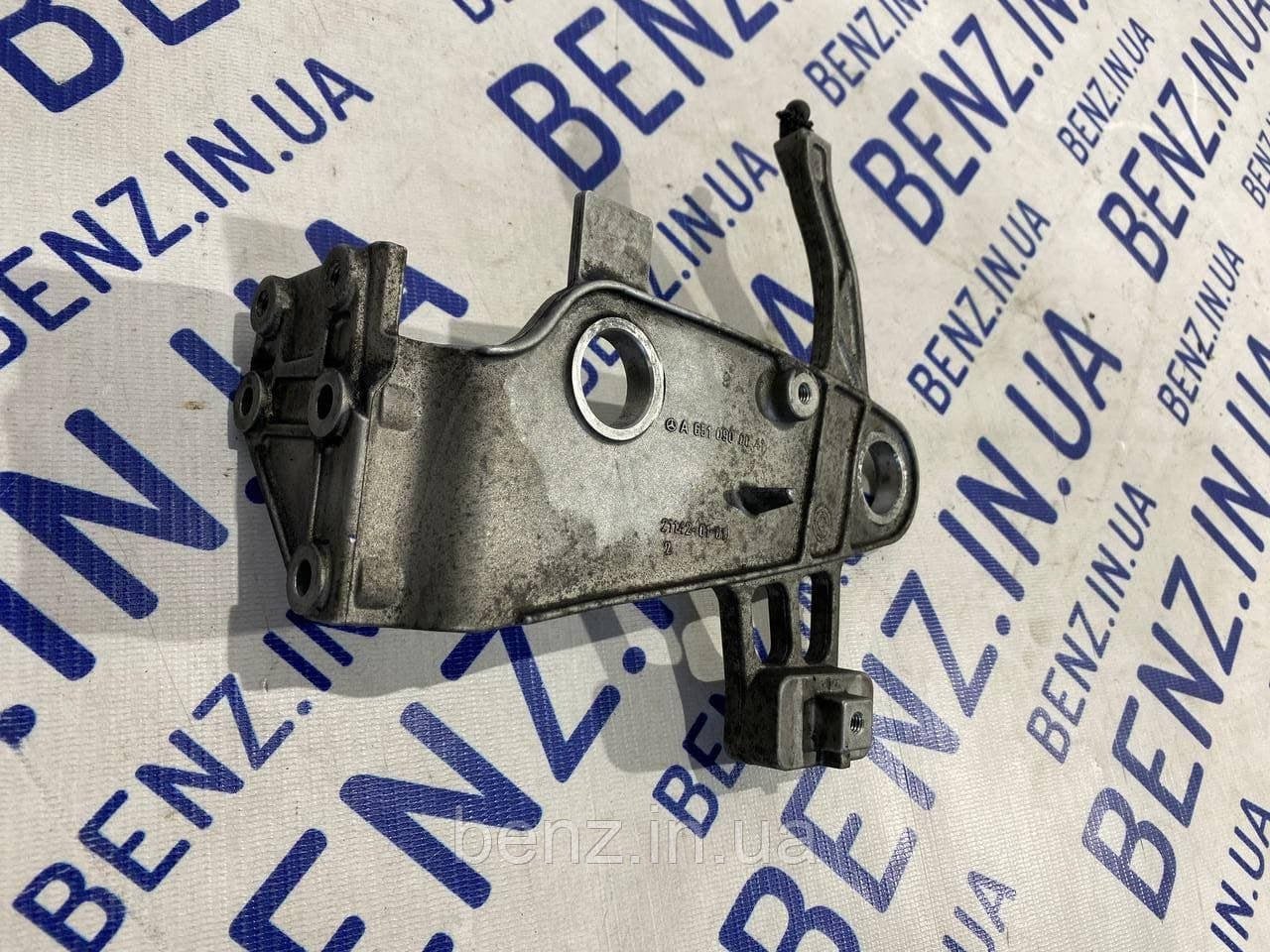 Кронштейн повітряного фільтра ззаду OM651 Mercedes W204, W212, C207 A6510900041, фото 1