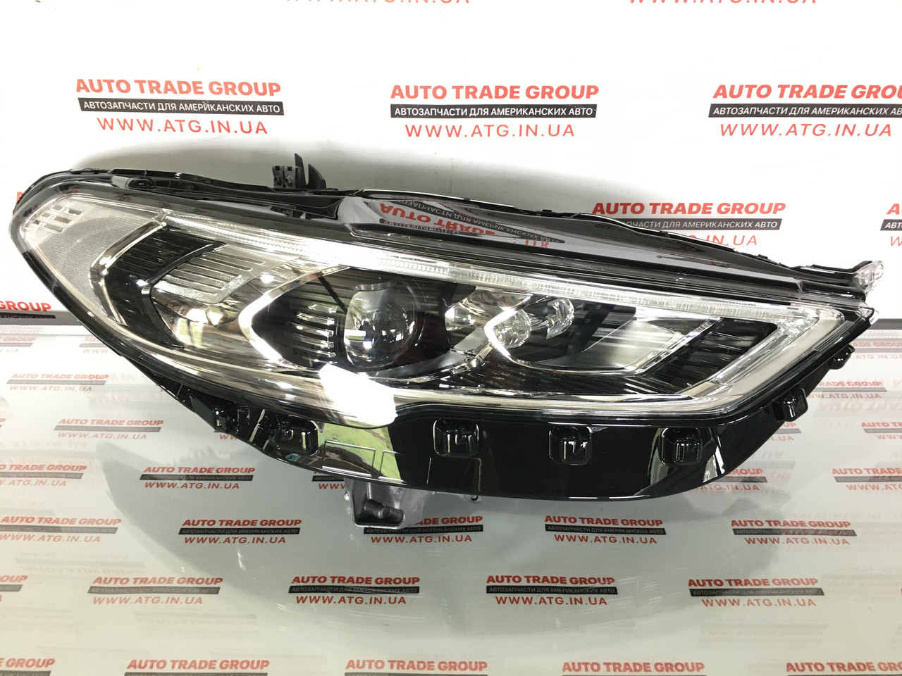 Фара передня LED з білим куточком ПРАВА FORD FUSION/MONDEO 2017 HS7Z 13008-F