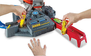 Моторизований трек Хот Вілс "Штормове обертання" Hot Wheels Spin Storm Motorized Track, фото 3