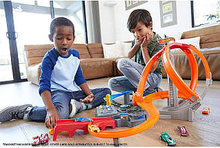 Моторизований трек Хот Вілс "Штормове обертання" Hot Wheels Spin Storm Motorized Track, фото 3