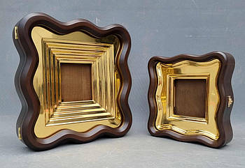 Фігурні кіоти з позолоченими рамами