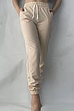 Літні штани жіночі на манжеті, молодіжні літні штани джоггеры кремові на резинці 0103, фото 4
