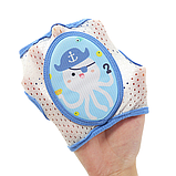 ΠΠ°ΠΊΠΎΠ»ΡΠ½Π½ΠΈΠΊΠΈ Π΄ΠΈΡΡΡΡ Π· ΠΌ'ΡΠΊΠΎΡ ΠΏΠΎΠ΄ΡΡΠ΅ΡΠΊΠΎΡ Π² ΡΡΡΠΎΡΠΊΡ Π½Π° ΠΊΠ½ΠΎΠΏΠΊΠ°Ρ
(70108), ΡΠΎΡΠΎ 3