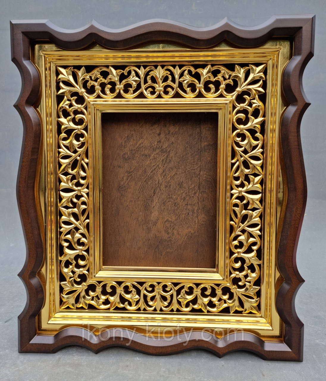 Кіот з позолоченою різьбленою рамою, фото 1